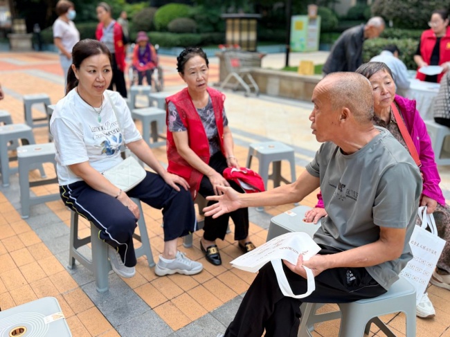 马厂社区开展西城广场院落坝坝会