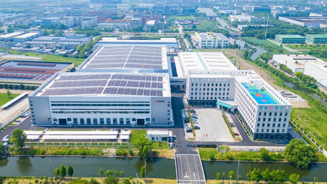 料箱堆垛机选购指南：性能与成本解析