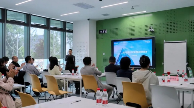 西安欧亚科创企业服务中心：1200家企业里，60家愿意坐下来