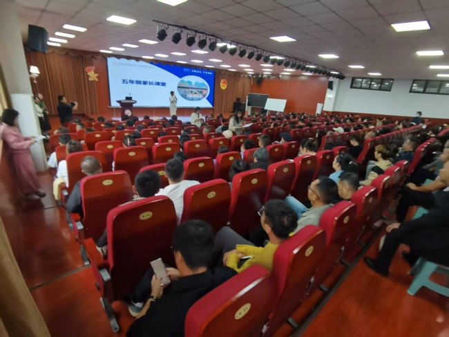 把心交给春天，让生命被看见——成都高新区“10·10”世界心理健康日系列活动