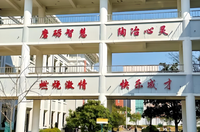 AI重塑就业版图,宿迁八维教育以“全工单强训”回应结构性错配