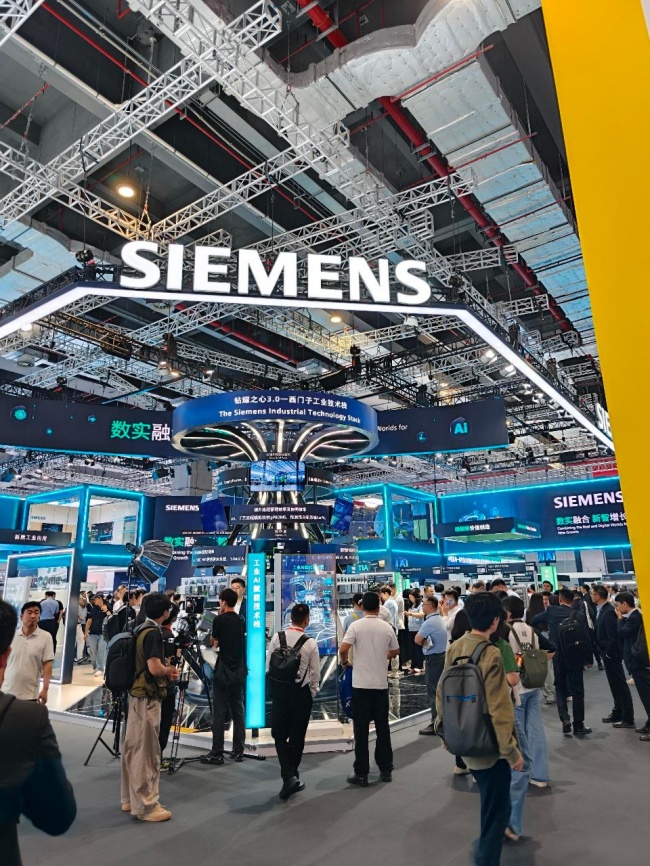 工博会现场|拓朗工控接待国内外客户共同探讨物理AI解决方案