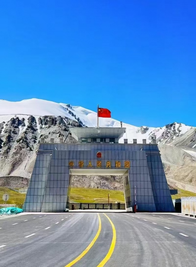 喀什途景国际旅行社荣获2026年度喀什地区首届《最具口碑旅行社》评选活动冠军