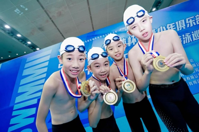 “青体杯” 青少年俱乐部城市邀请赛暨 “迪卡侬” 杯 CS SWIM 游泳巡回赛收官