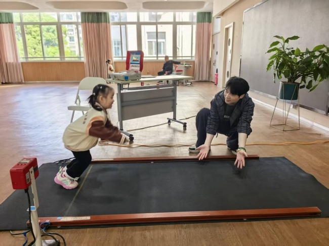 体质监测进校园 科学护航促成长  ——扬州市育才文昌园顺利开展国民体质监测工作
