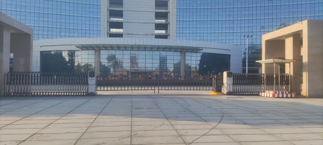 守卫神智能道闸有什么优势能减少物流园区后期维护