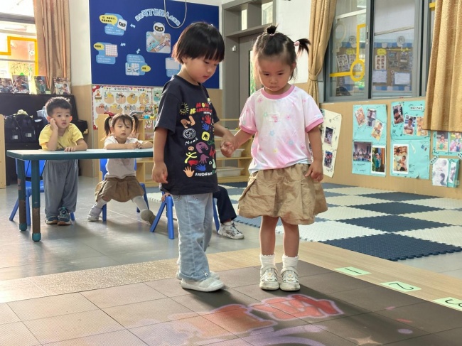 趣启逻辑，智遇未来｜中大附属荔湖城外语幼儿…