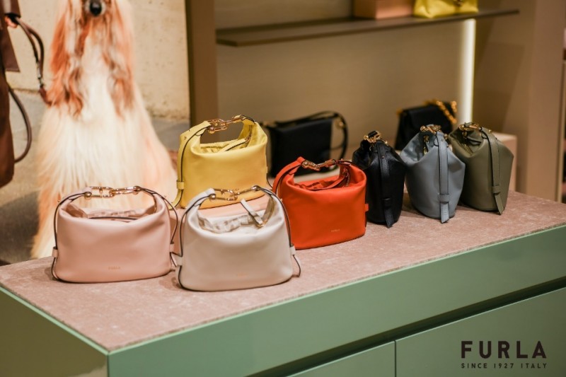 FURLA 2025春夏系列 度假时光 演绎斑斓色彩