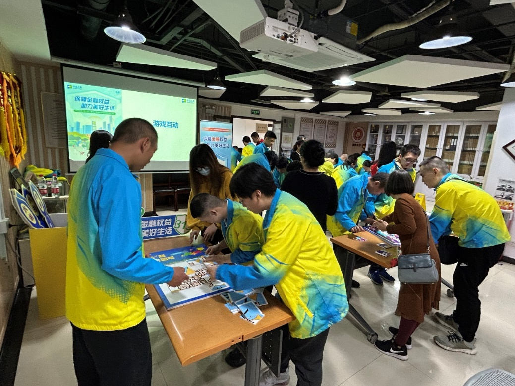 中英人寿广东分公司积极开展“3·15”金融消费者权益保护教育宣传活动