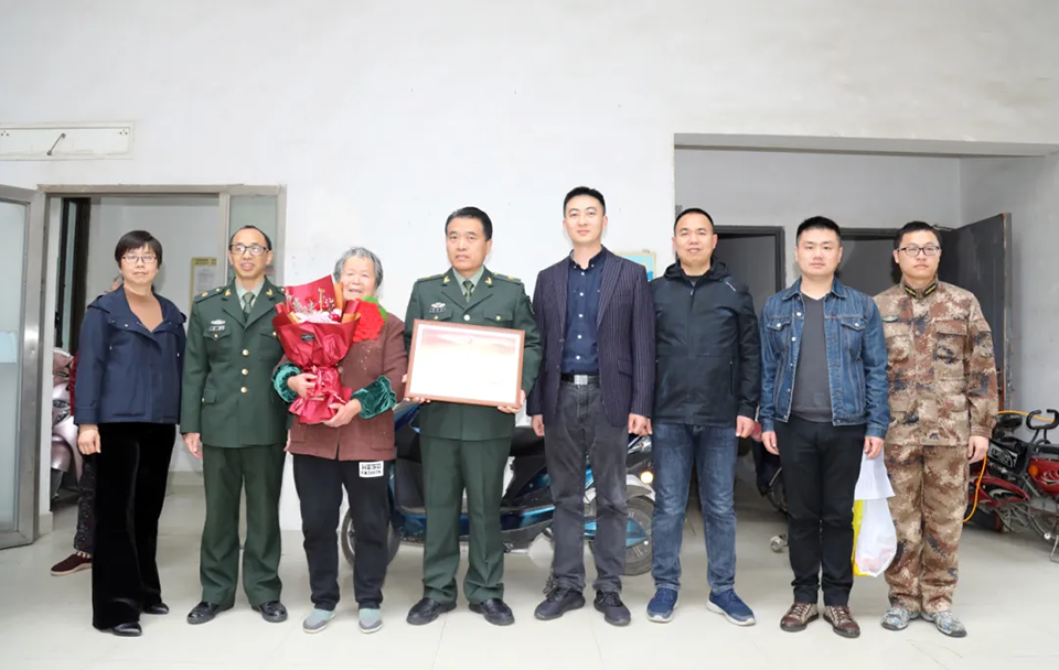 江苏省模范退役军人 曹洛阳