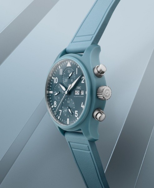 IWC万国表飞行员系列TOP GUN 新增两款浅蓝色计时腕表