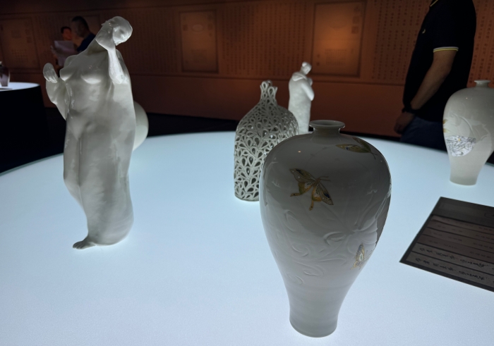 “古窑今心——定瓷的宋代美学”展览在中华世纪坛举行
