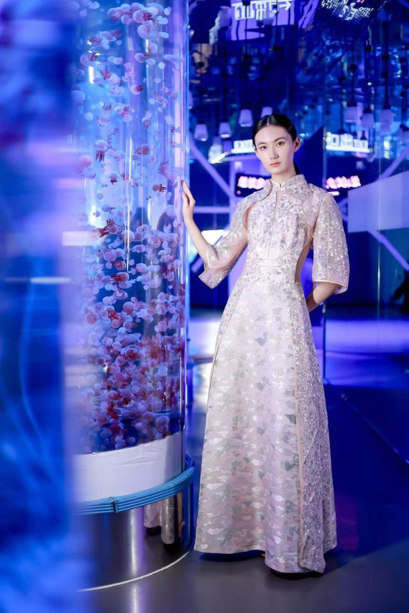 穿越千年对话时尚！2025首届中国国风时尚周在河南中牟艺秀小镇开幕