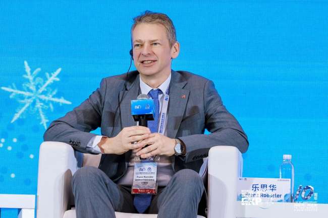 向世界 再出发 2025国际冬季运动博览会开幕 向世界 再出发 2025国际冬季运动博览会开幕