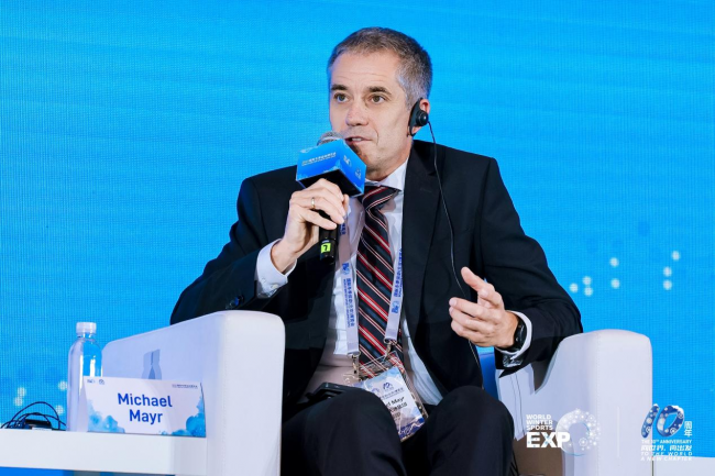 向世界 再出发 2025国际冬季运动博览会开幕 向世界 再出发 2025国际冬季运动博览会开幕