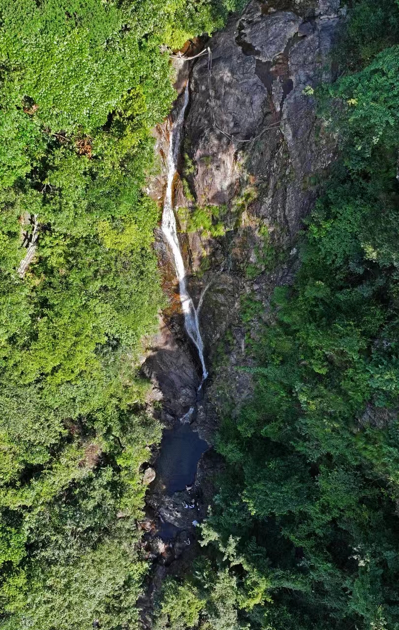 以山为魂 以水为媒 龙虎山夏季避暑好去处