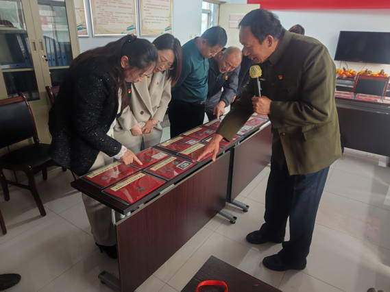德州环卫：一枚徽章话传奇 红色洗礼铸党魂