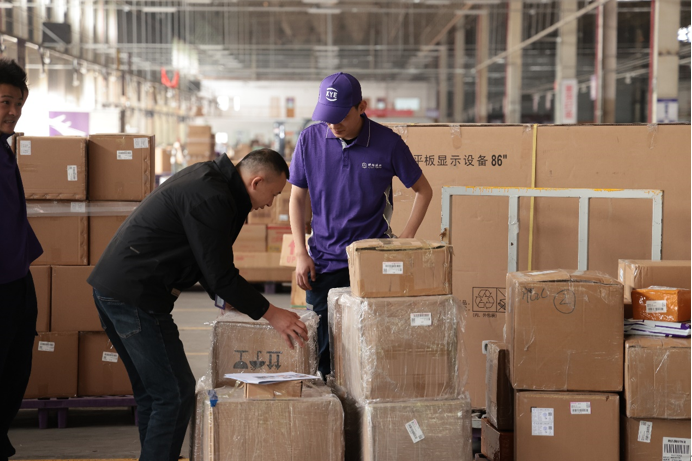 携手跨越速运关爱健康,稳住生命通道的效率 携手跨越速运关爱健康,稳住生命通道的效率