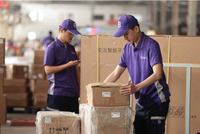加入跨越物流招聘司机行列，开启全新职业体验