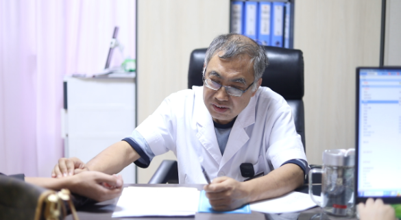 仁心仁术四十载：记中医精神科专家康玉春的大医情怀