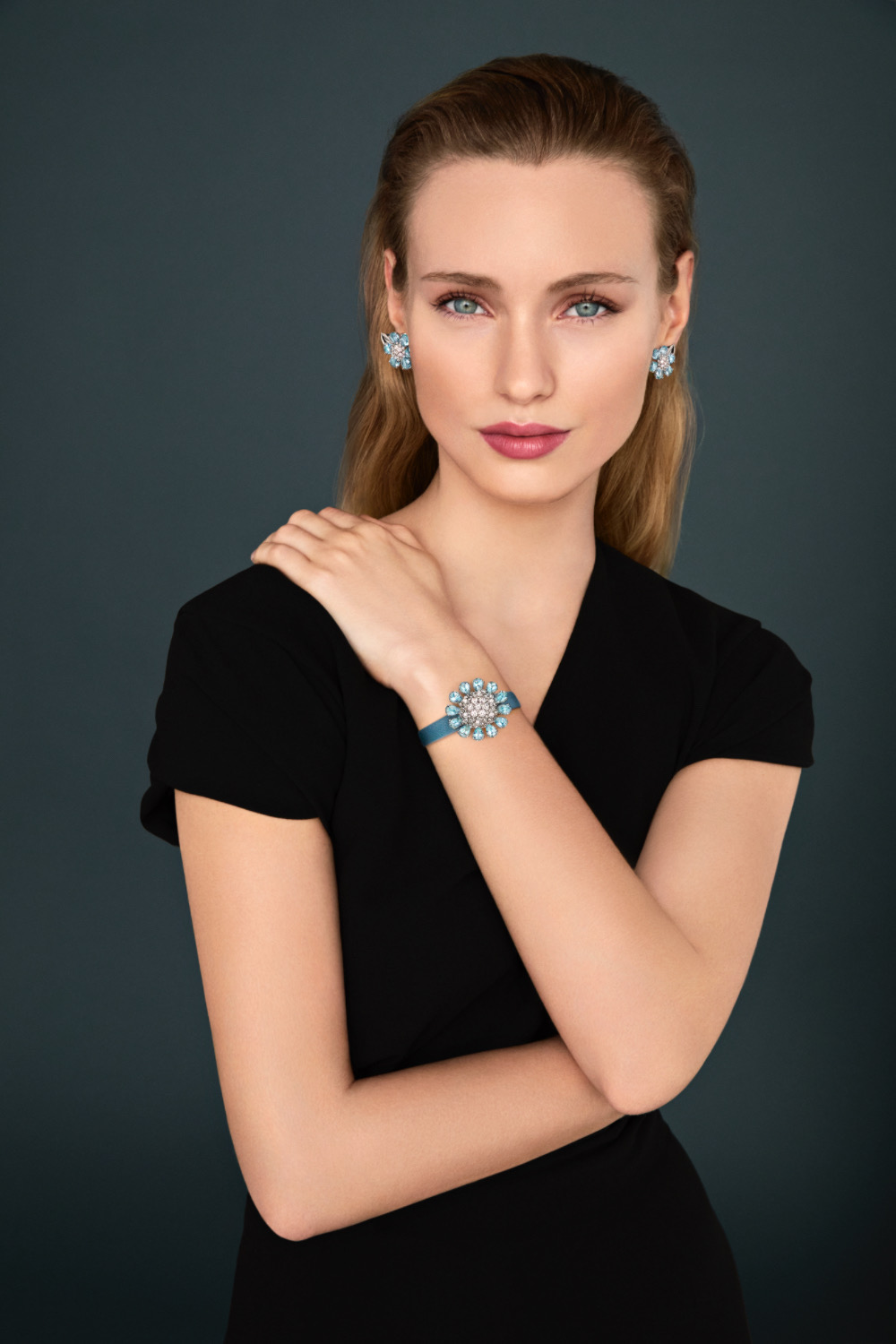 Van Cleef & Arpels梵克雅宝Fleurs d’Hawaï系列新作缤纷绽放