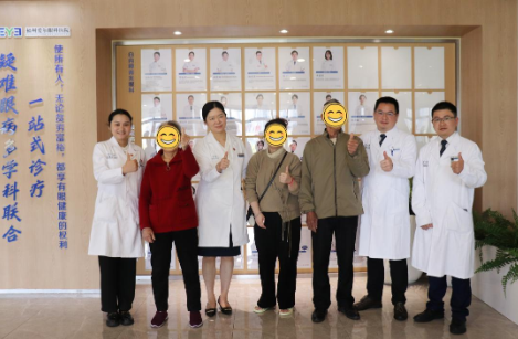 	奶奶青光眼急发，陪诊的孙女意外终结了十余年斜眼看人的尴尬，爷爷也……