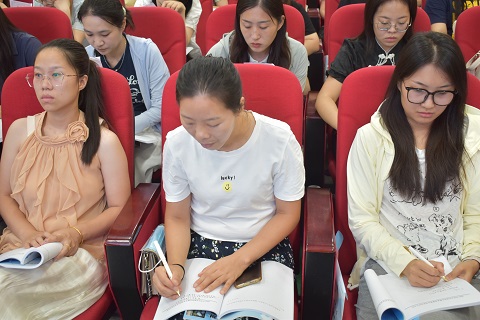 南和区小学语文培训：助力教师把握新课标精神