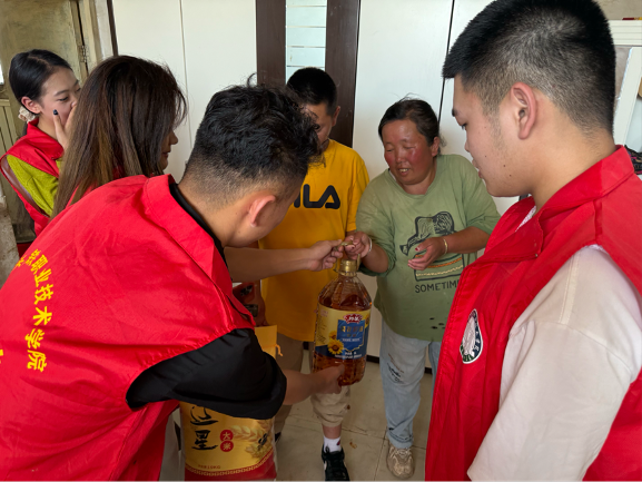 “经管赋能 河套兴能”：包头钢铁职业技术学院师生赴五原县助灾后振兴