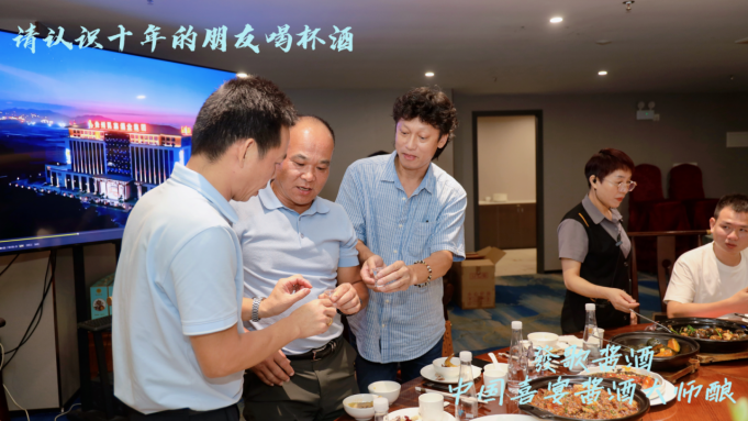 时光穿梭机，请认识十年的老友喝杯發歌酒