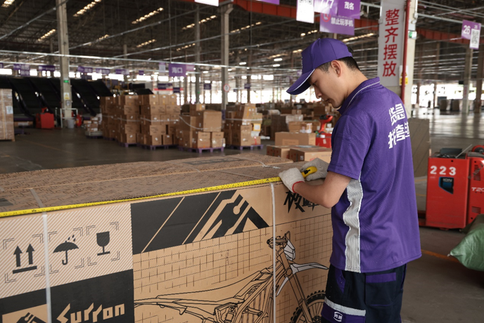 速度与安全的双重奏：解读跨越速运的卓越口碑从何而来