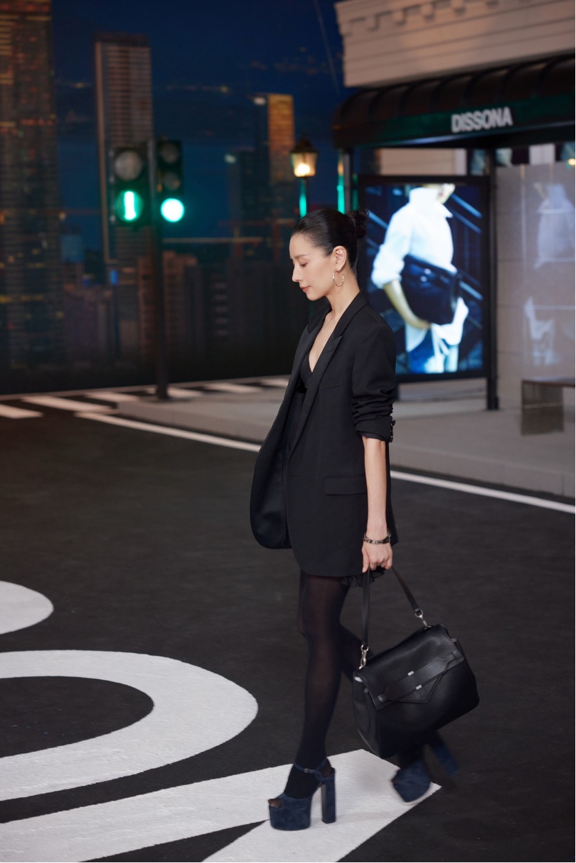 DISSONA 2025直播大秀，一起进入「都市包场」时刻