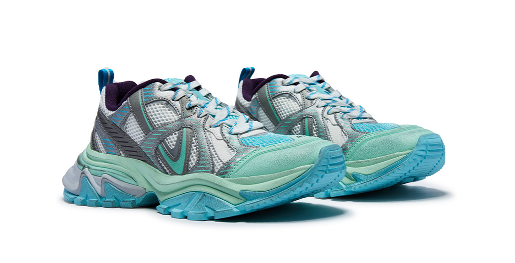 孙颖莎穿过的经典款老爹鞋再升级！英国VETEMENTS V2000MAX全新上线！