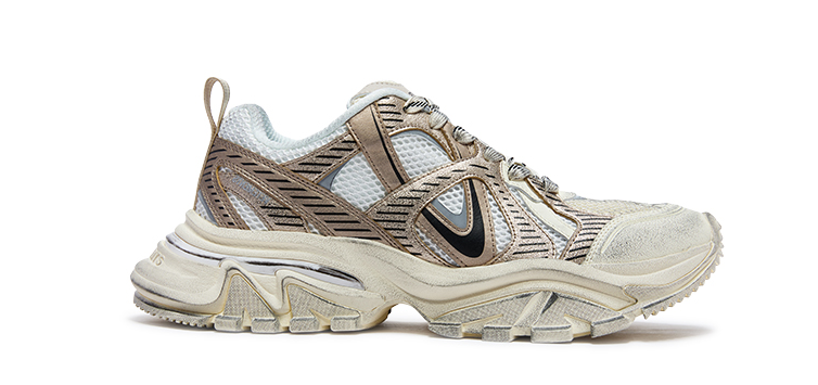 孙颖莎穿过的经典款老爹鞋再升级！英国VETEMENTS V2000MAX全新上线！