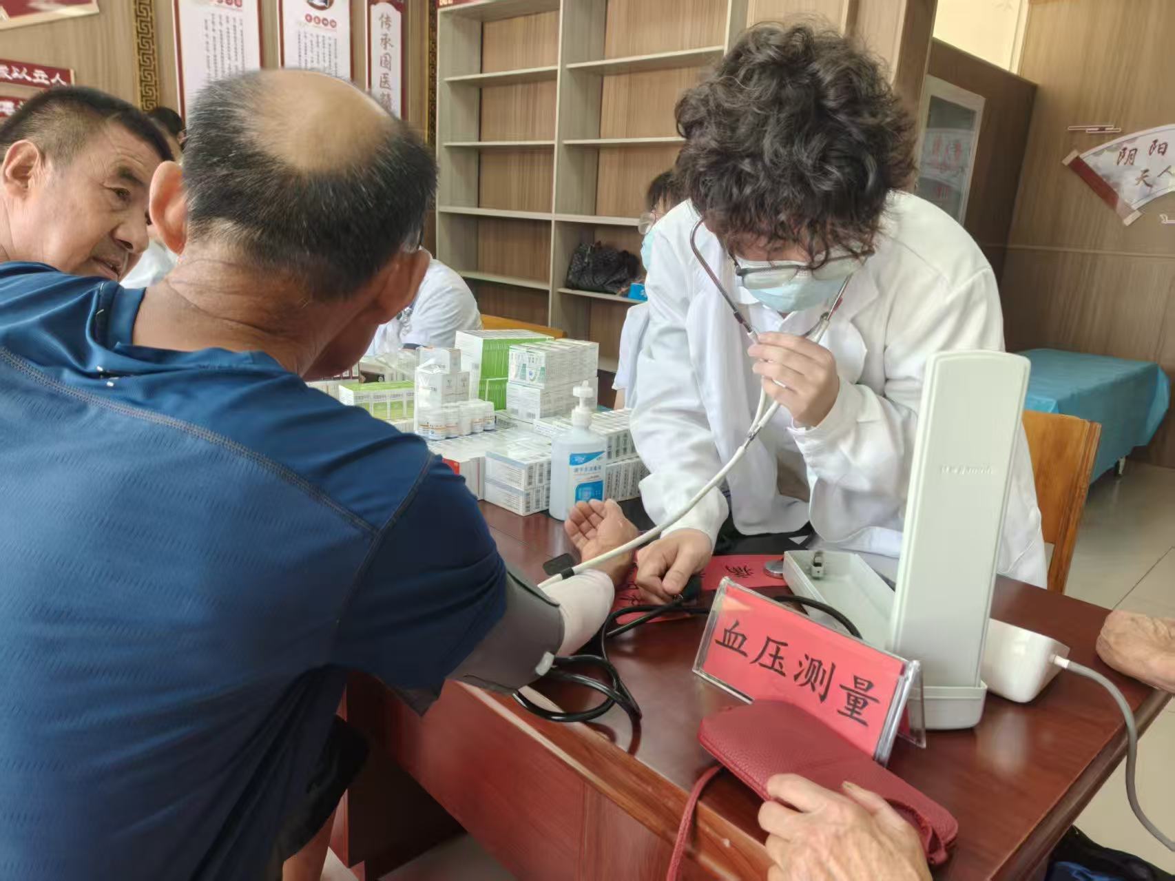 白衣青春驻红安 岐黄仁心暖乡野——武汉科技大学白联队红安义诊行