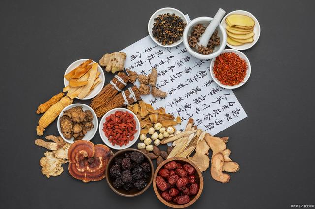 古方改良祛湿胶囊:健脾胃、祛湿气、消浮肿,守护现代人健康 古方改良祛湿胶囊:健脾胃、祛湿气、消浮肿,守护现代人健康