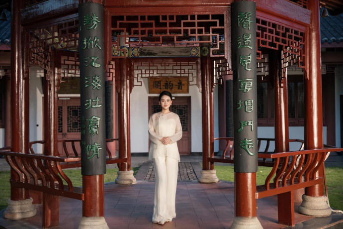 闲者文化：长卿老师就是这个世代幸福的“代言人“