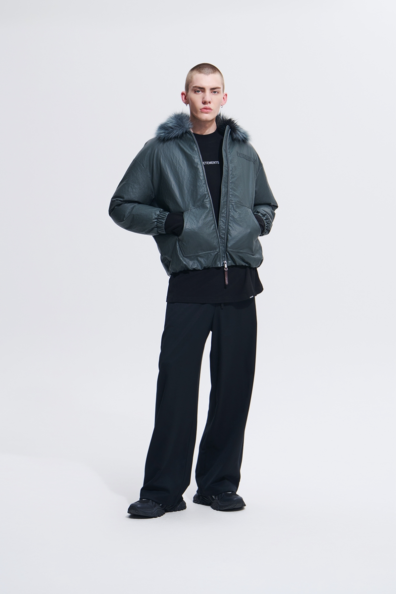 美拉德色基础，提亮色就不基础，英国VETEMENTS发布2025AW系列新品