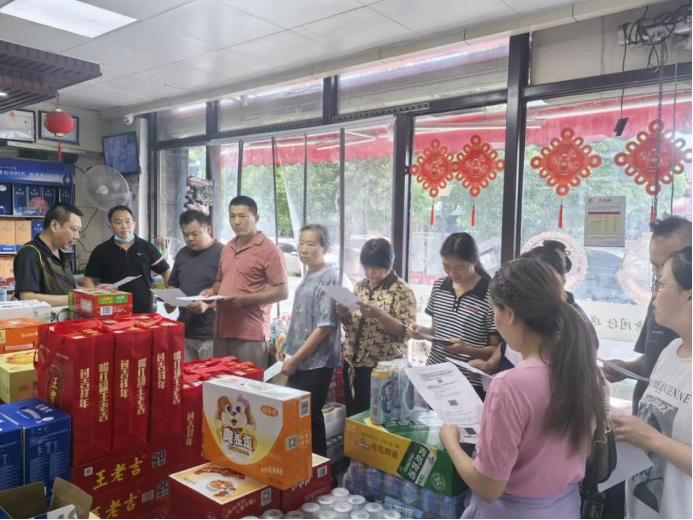 武汉黄陂：护航开学季 筑牢成长安全防线