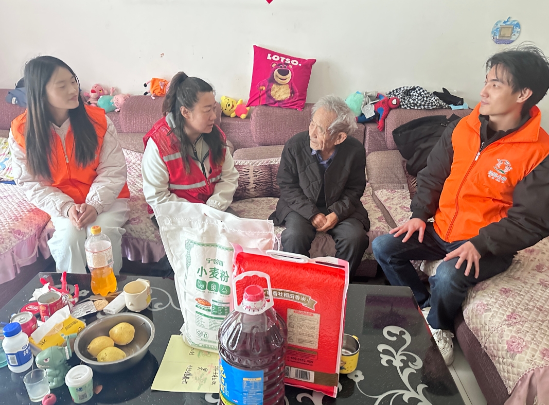 途嘉名御“暖阳行动”第十站温暖抵达银川 持续践行企业社会责任 途嘉名御“暖阳行动”第十站温暖抵达银川 持续践行企业社会责任