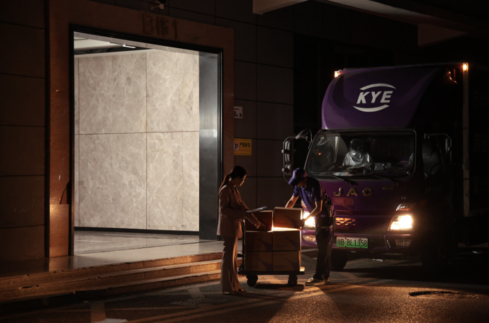 绿色与智能双轮驱动,跨越速运物流的未来发展之路