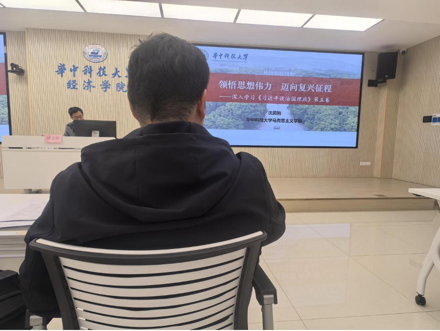 红色沃土育青年 青春建功新时代