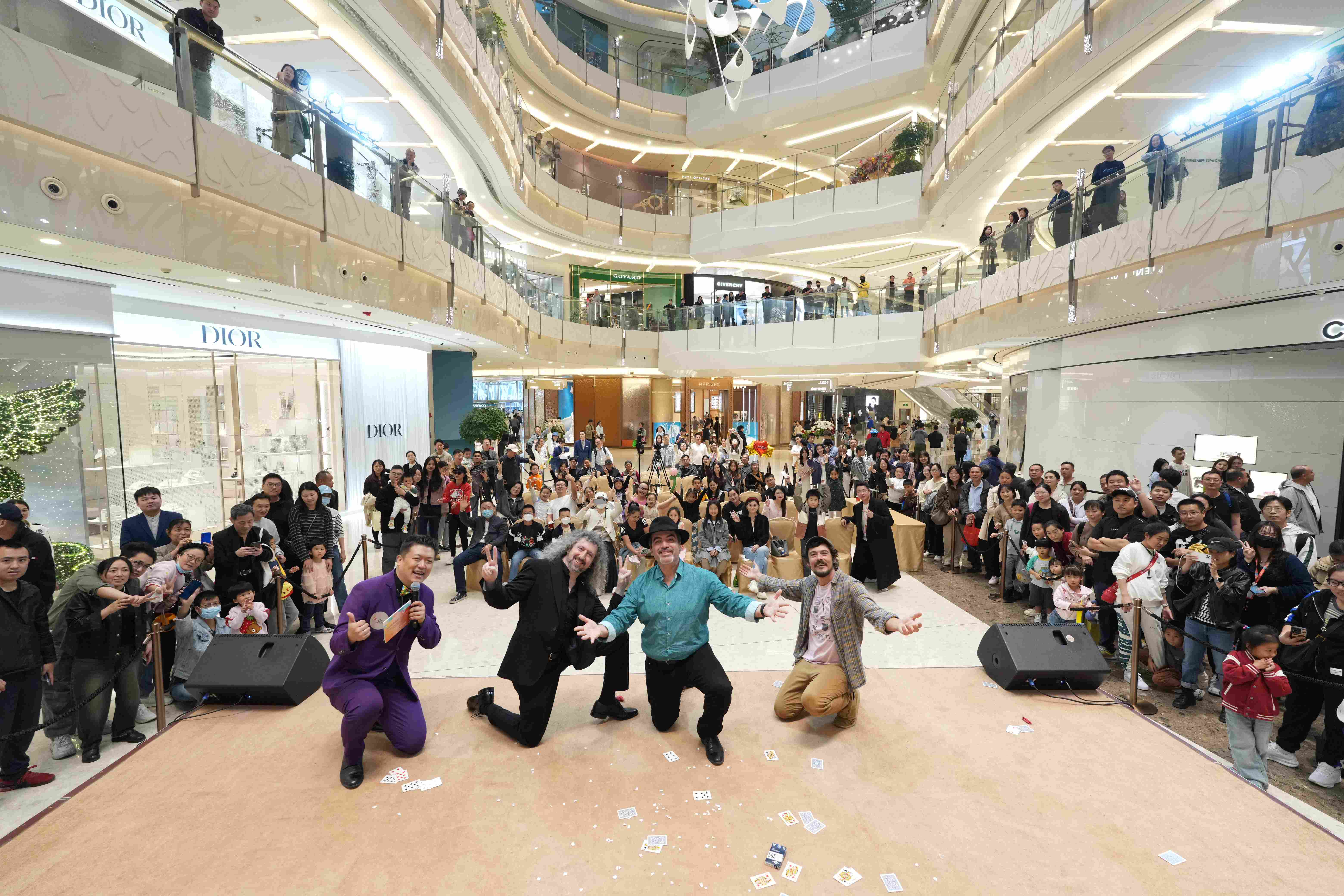 上海ifc商场15周年秋日艺术盛典 世界顶级魔术大师共铸奇幻视觉盛宴