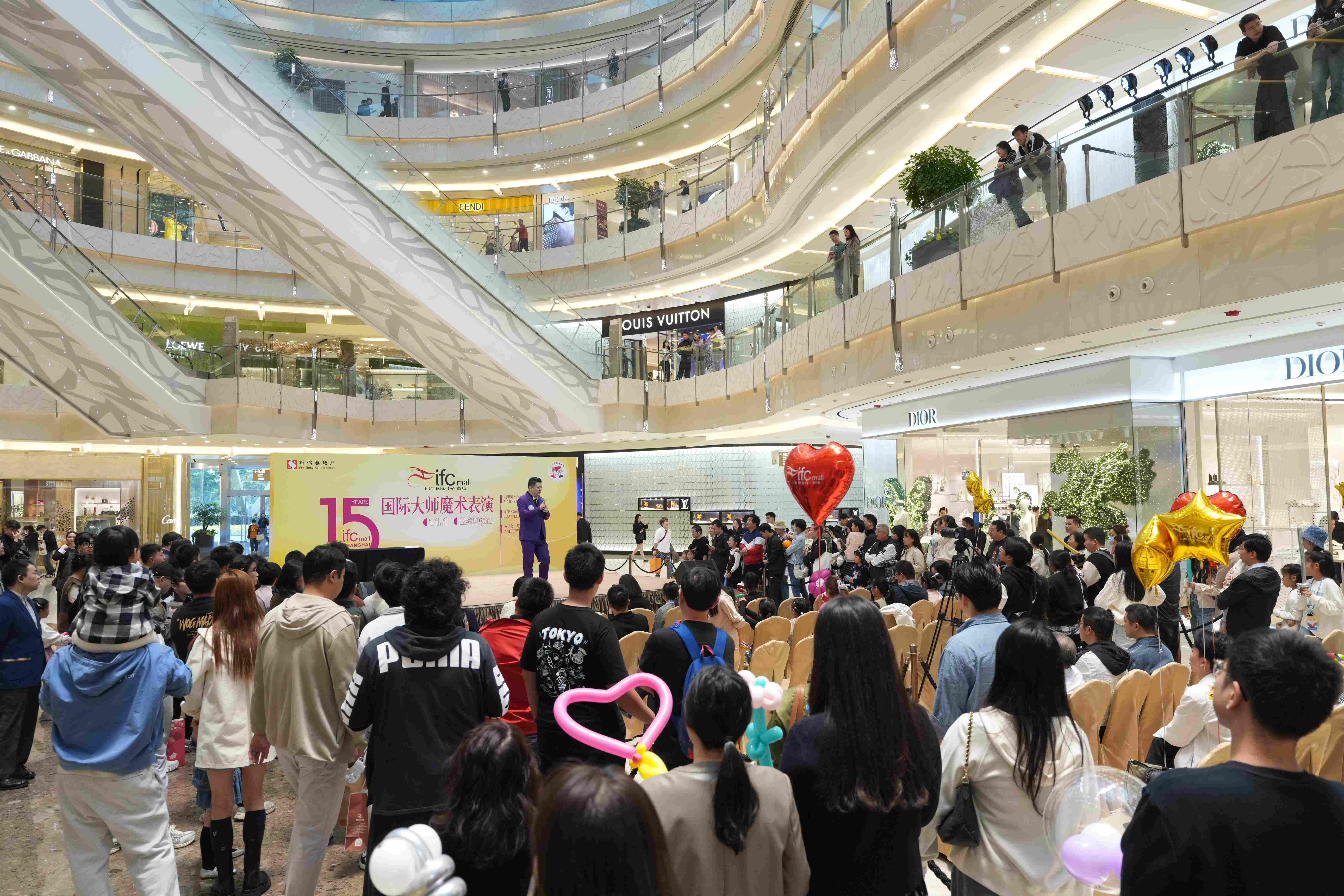 上海ifc商场15周年秋日艺术盛典 世界顶级魔术大师共铸奇幻视觉盛宴