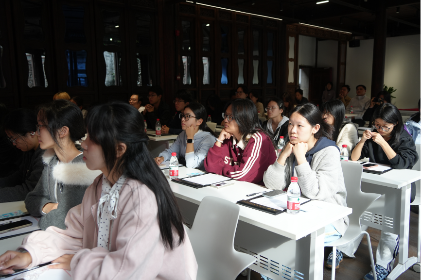 传承红色基因,共话金融初心 |南京审计大学金融学院师生走进汇升投资者教育基地开展宣讲交流