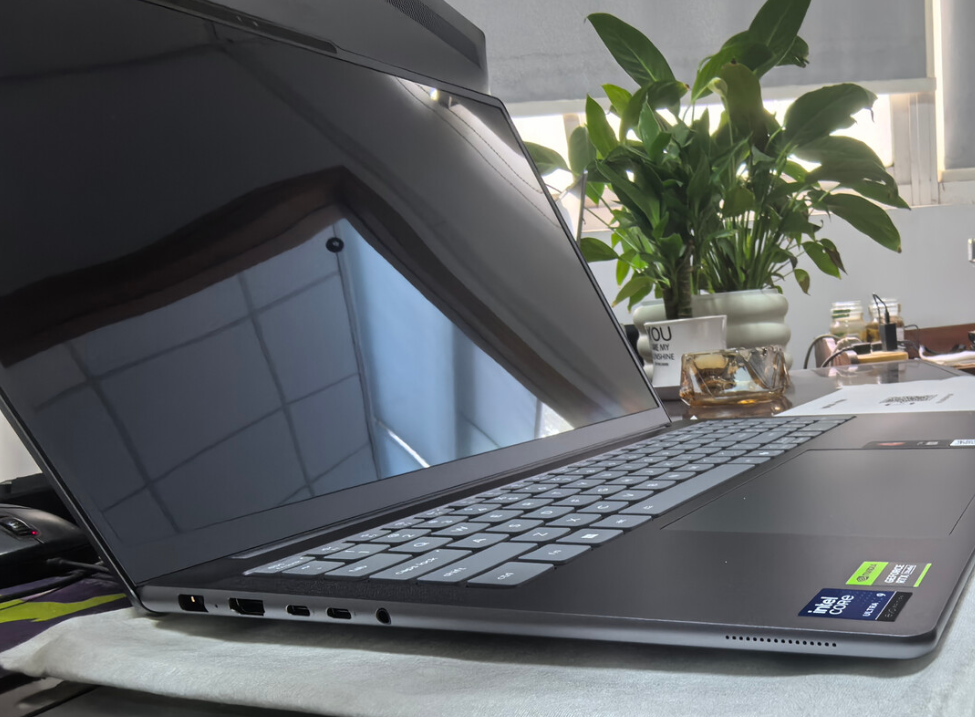 双十一性价比高的大学生平板：YOGA Pro 16学习创作双能