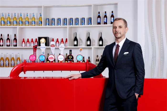 专访百威集团中国区总裁盛锦华：深耕大湾区 激活夜经济，百威中国与区域高质量发展同频共振