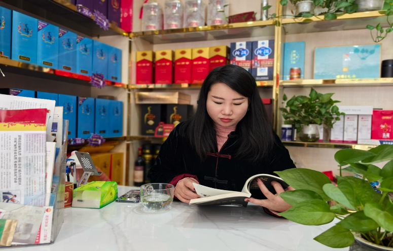 武汉黄陂：沐光而行的“孤勇者”