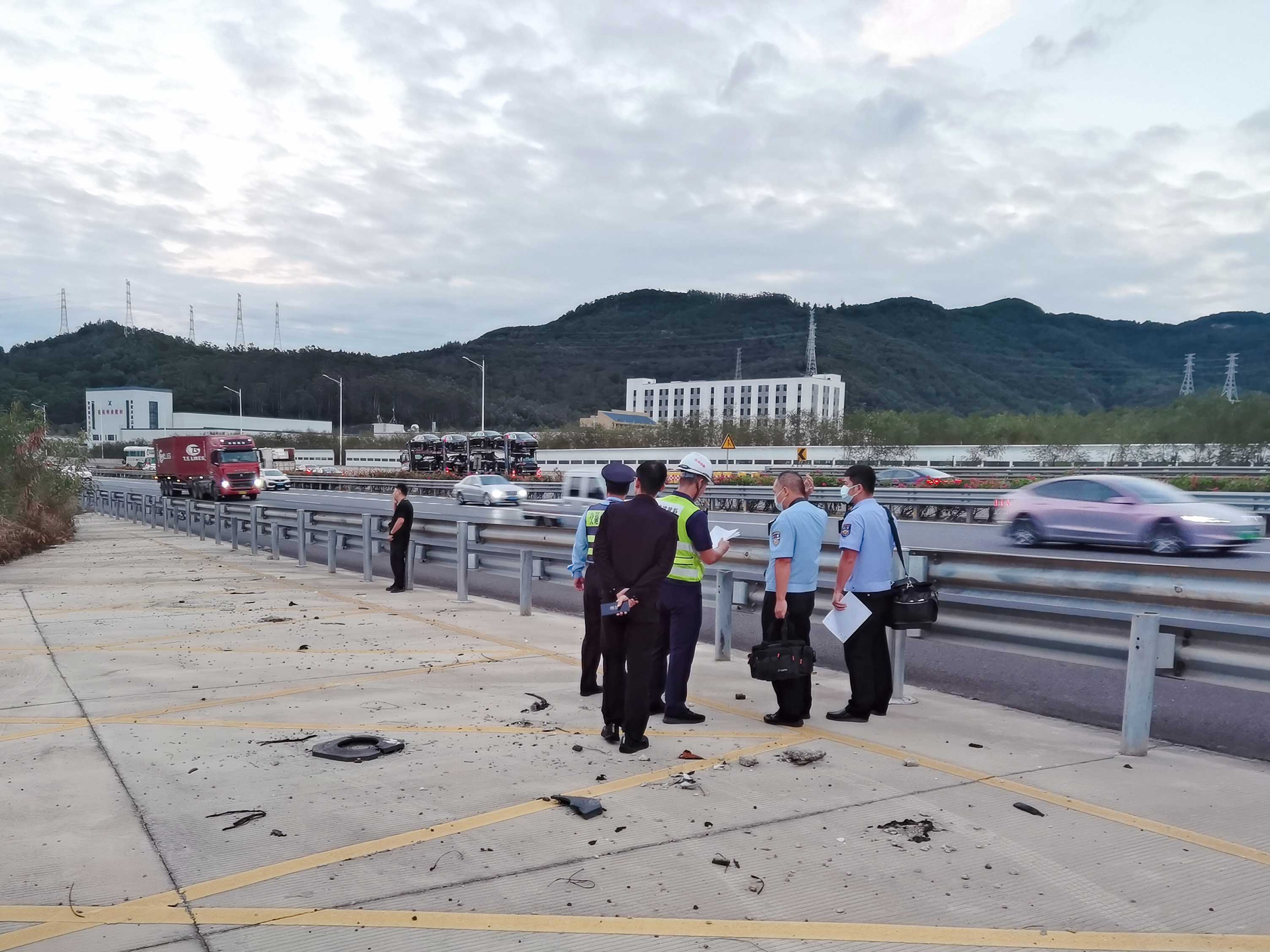 多方合力,破获十余万元路产被盗案