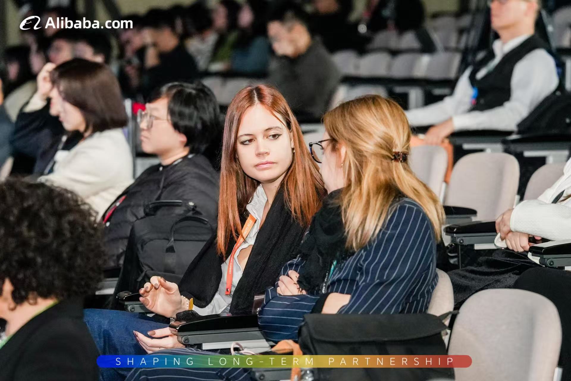 FY26全球渠道商峰会文化之夜：融合交流，增进伙伴情谊