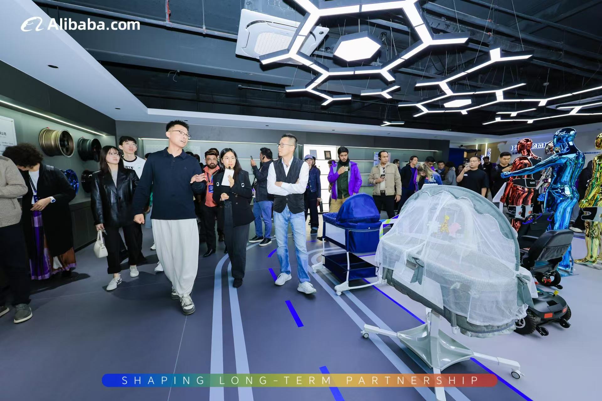 FY26全球渠道商峰会闭幕：携手前行，共创跨境电商新辉煌